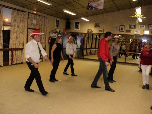 15-12 Noel des Daxton's 3.jpg