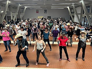 25-01 bal debutants (4).jpg