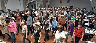 25-01 bal debutants (5).jpg